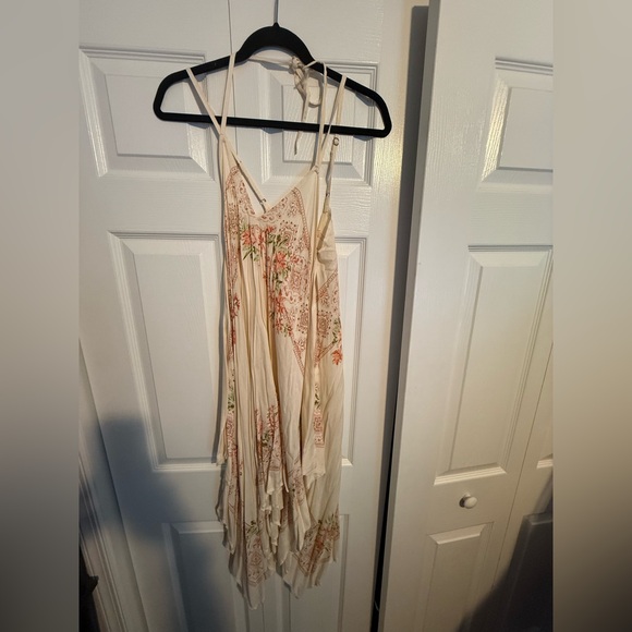 O'Neill Cream and Pink Asymmetrical Dress - Picture 1 of 3